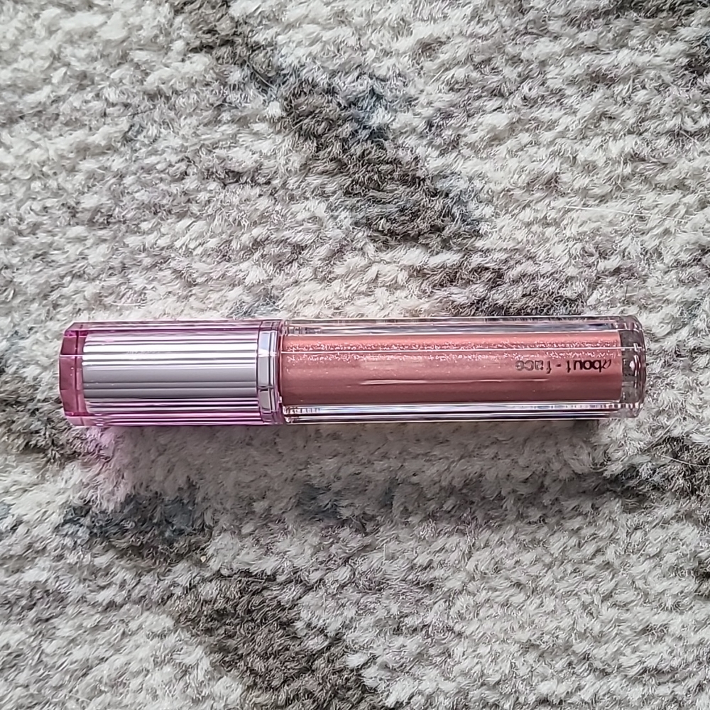 About face lip gloss